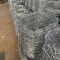 hot dipped galvanized double twisted 25kgs barbed wire BWG 12x12 with square roll